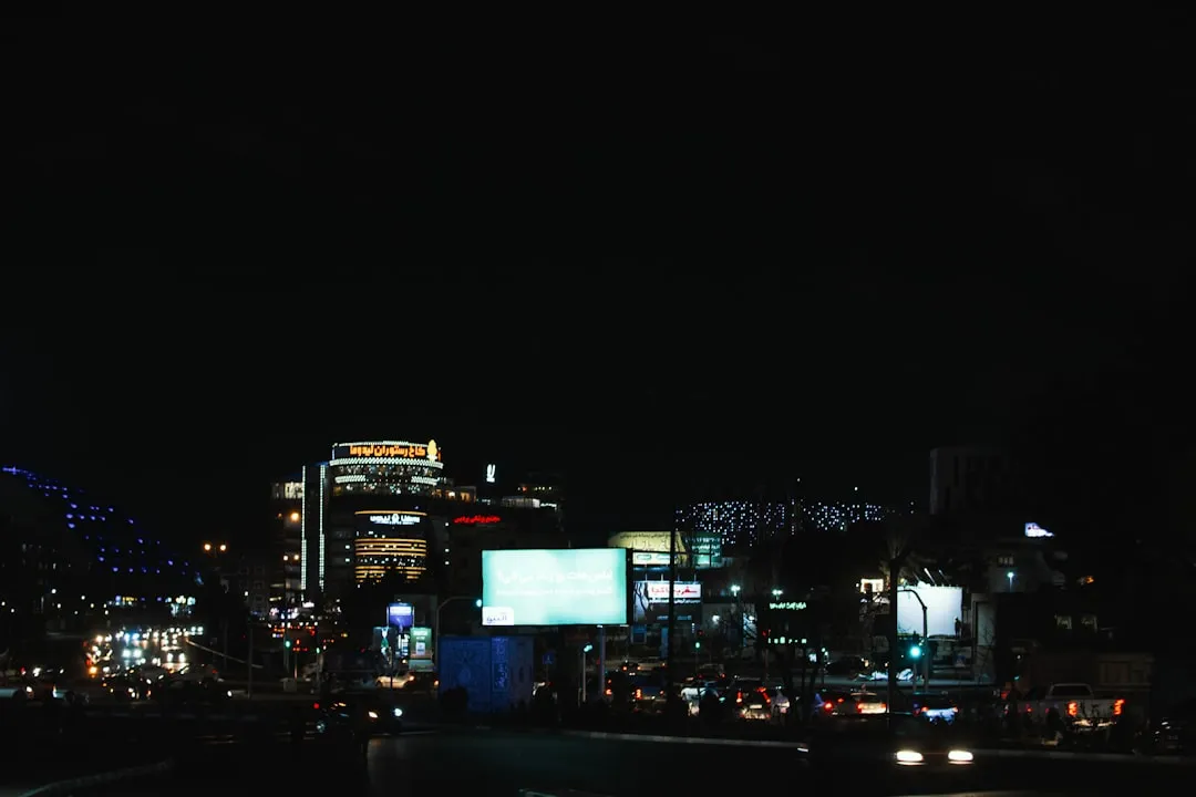 家纺布艺材质对比分析及选购指南:棉麻与涤纶的差异
